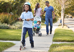 FamilyonSidewalk